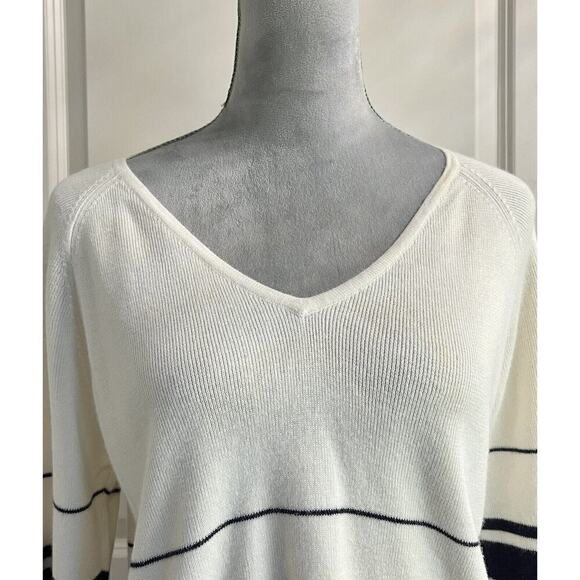 Christopher & Banks Blue Striped Pullover V Neck Crop Sweatshirt Women’s L - Picture 3 of 9